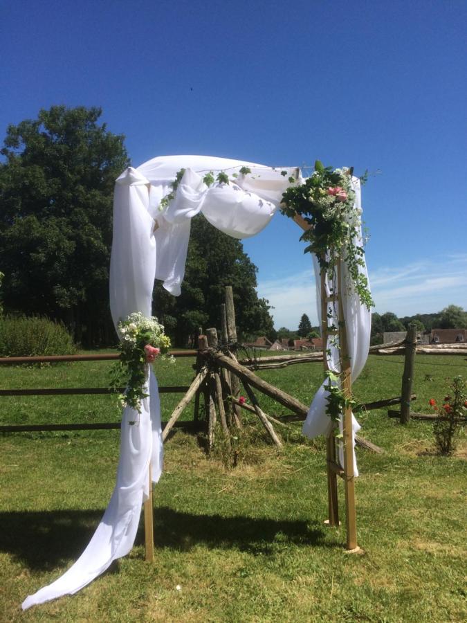 La Ferme Au Colombier Panzió Néron Kültér fotó